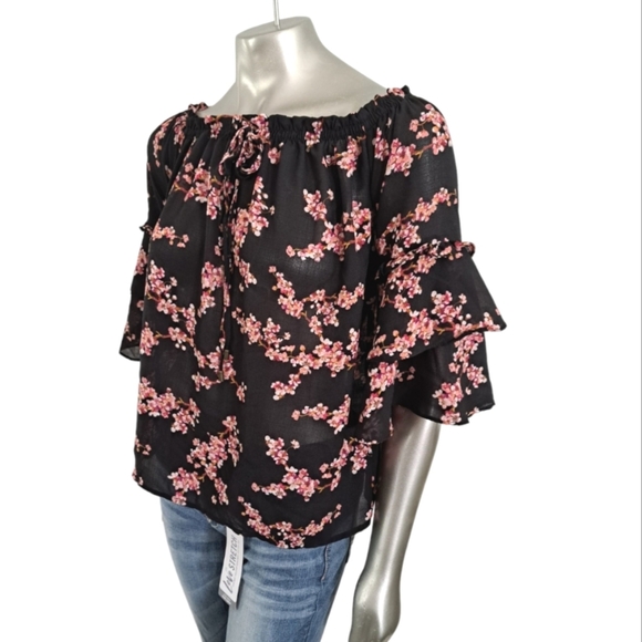 🪻BOGO🪻 Floral Off or On Shoulder Prairie Blouse w/ Tiered Ruffled‎ Sleeves - Picture 5 of 12